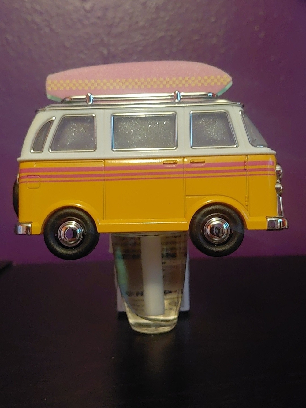 White Barn Surfer Van Wallfower Plug